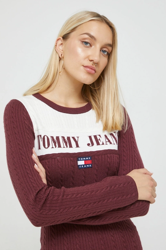 burgundia Tommy Jeans ruha