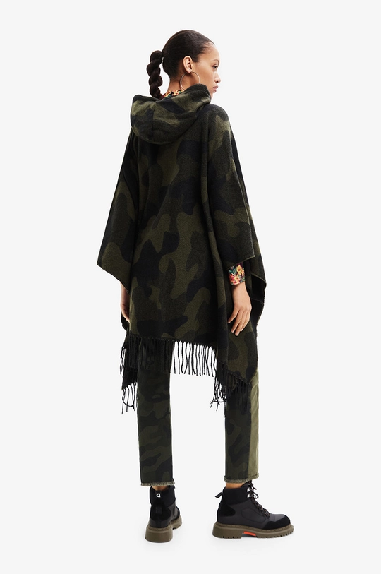 czarny Desigual poncho