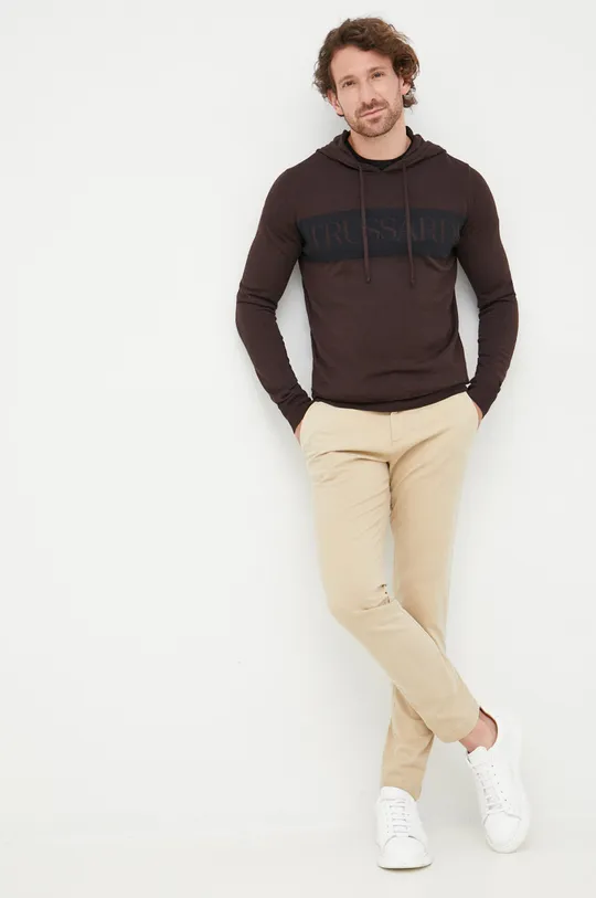 Trussardi sweter z domieszką wełny brązowy