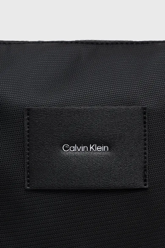 Malá taška Calvin Klein  98% Polyester, 2% Polyuretán