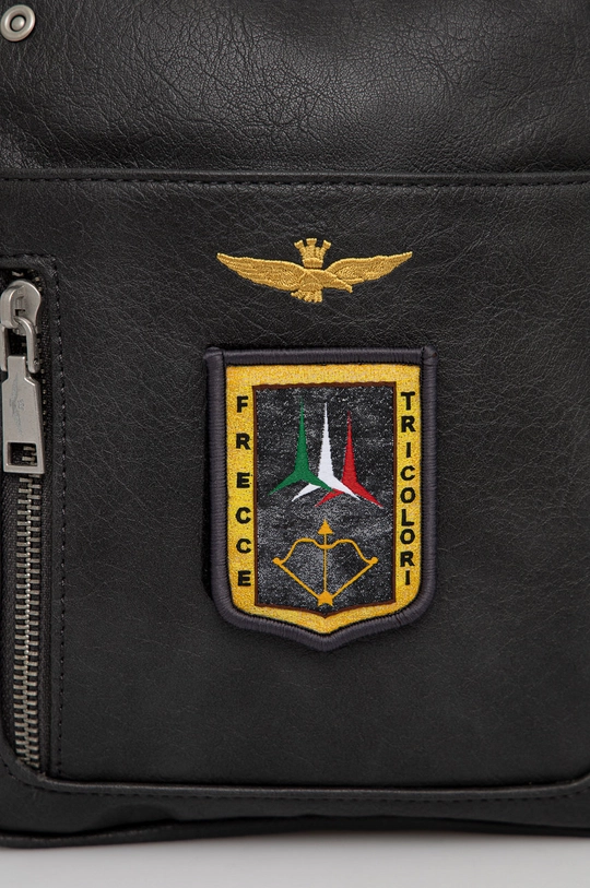 Torbica Aeronautica Militare  Temeljni materijal: 100% PU Postava: 100% Poliester