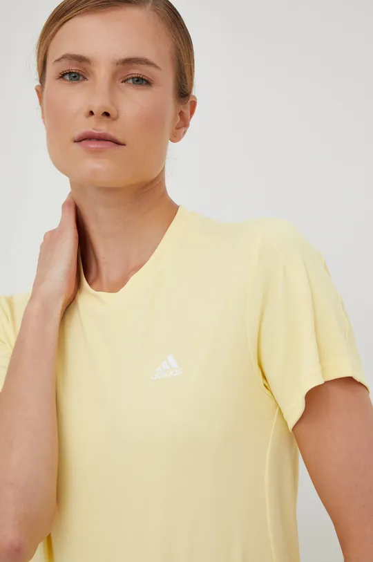 żółty adidas Performance t-shirt do biegania Run It