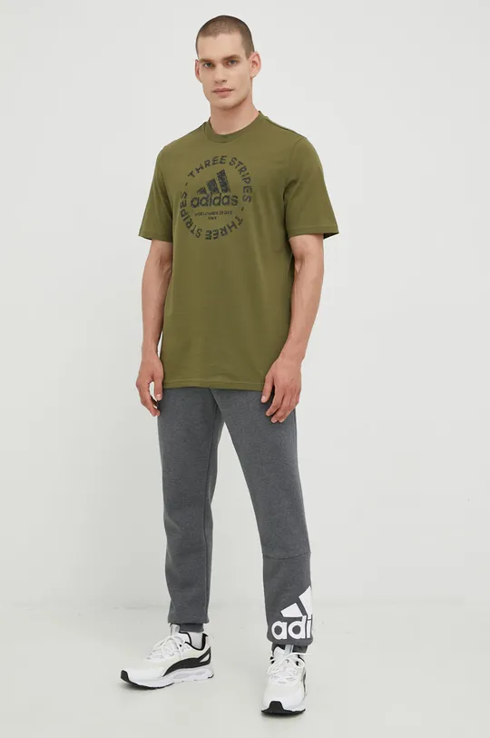 Bavlněné tričko adidas olivová
