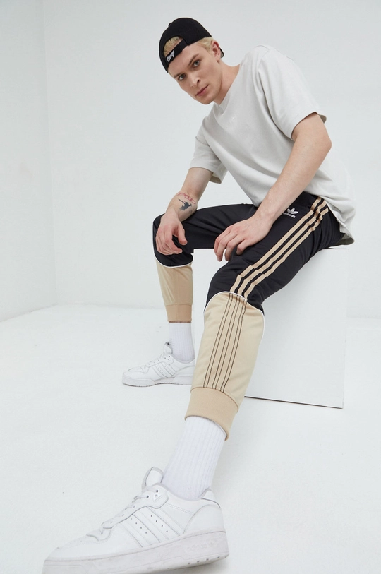 Bavlnené tričko adidas Originals sivá