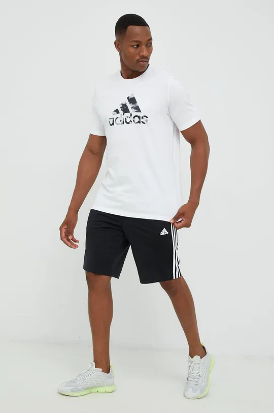 Βαμβακερό μπλουζάκι adidas λευκό