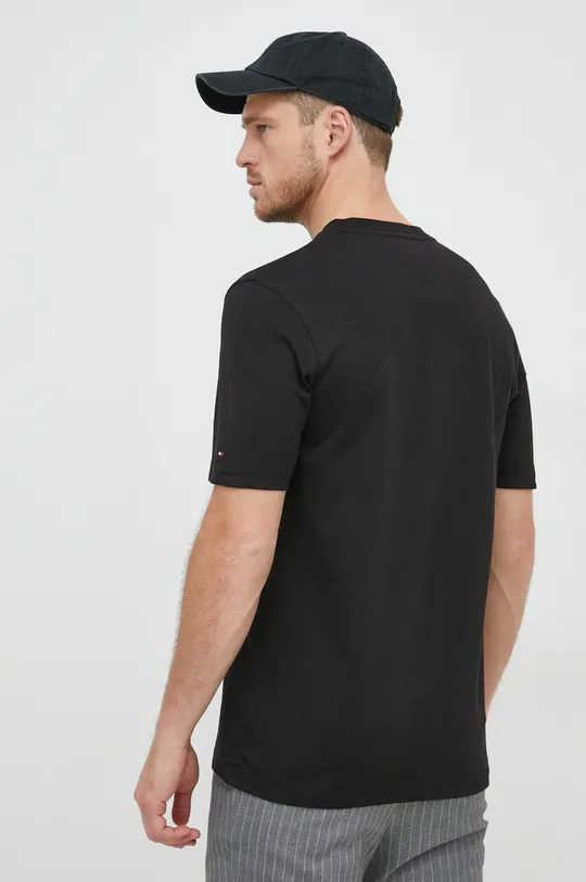 Βαμβακερό μπλουζάκι Tommy Hilfiger  Κύριο υλικό: 100% Βαμβάκι Φινίρισμα: 98% Βαμβάκι, 2% Σπαντέξ