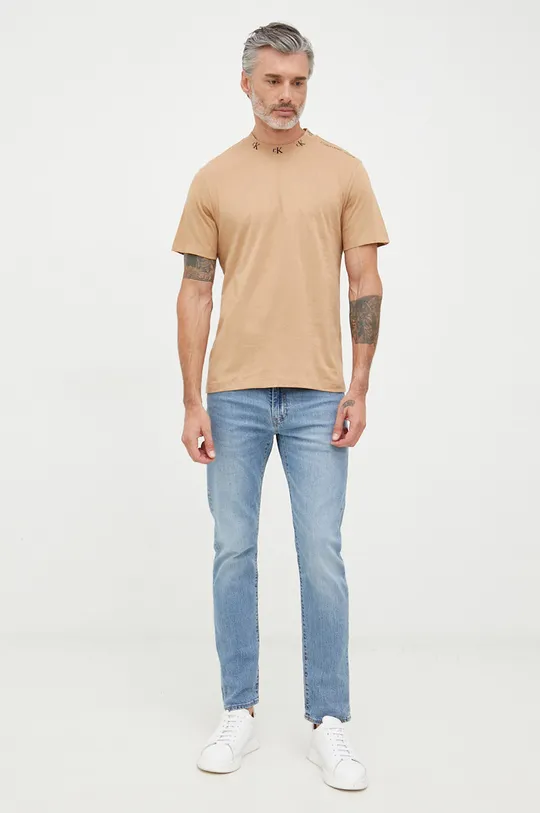 Βαμβακερό μπλουζάκι Calvin Klein Jeans καφέ