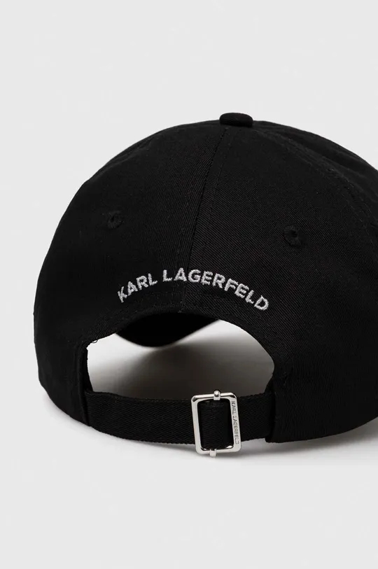 Pamučna kapa sa šiltom Karl Lagerfeld Temeljni materijal: 50% Pamuk, 50% Rceiklirani pamuk Postava: 96% Poliester, 4% Pamuk