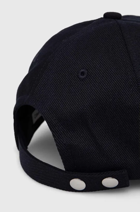 Pamučna kapa sa šiltom Calvin Klein Temeljni materijal: 100% Pamuk Podstava: 100% Poliester