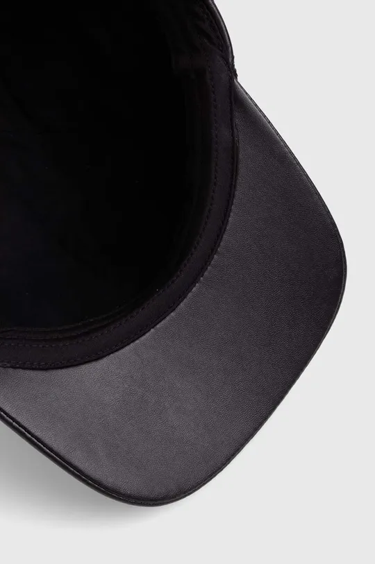 Καπέλο Sisley  Κύριο υλικό: 100% Πολυεστέρας Κάλυμμα: 100% Poliuretan
