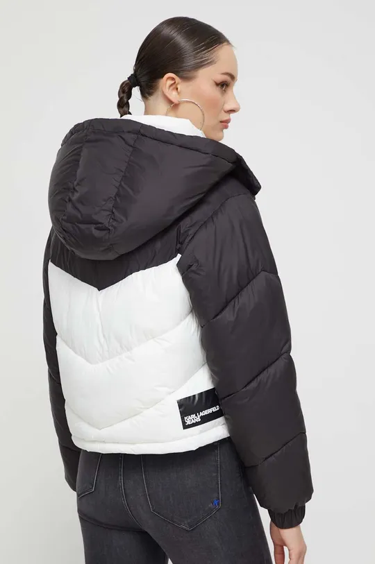 Куртка Karl Lagerfeld Jeans Основний матеріал: 100% Вторинний поліамід Підкладка: 100% Вторинний поліамід Наповнювач: 100% Перероблений поліестер