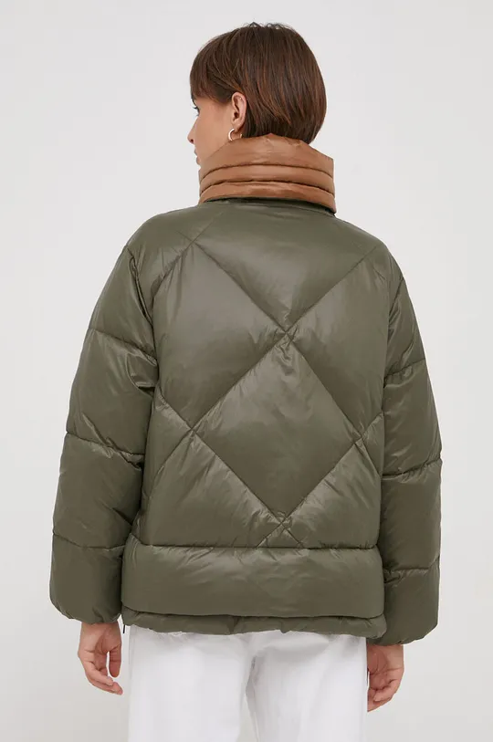 Пуховая куртка Deha Основной материал: 100% Полиамид Подкладка: 100% Полиамид Наполнитель: 90% Гусиный пух, 10% Утиное перо