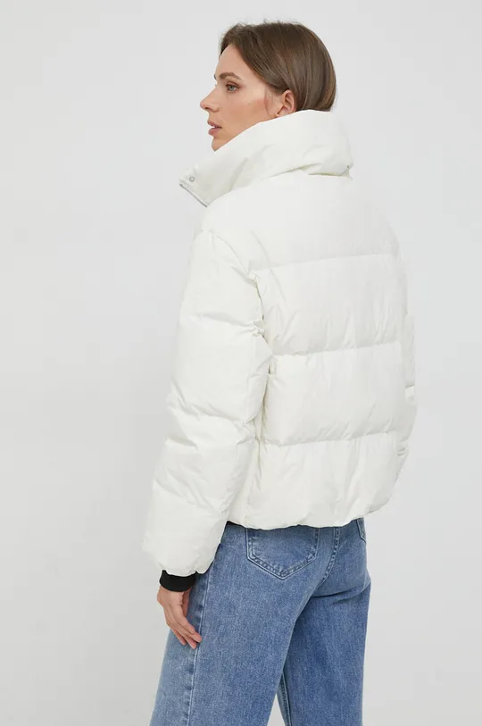 Pernata jakna Calvin Klein Jeans Temeljni materijal: 100% Poliamid Postava: 100% Poliester Ispuna: 90% Pačje perje, 10% Pačje perje