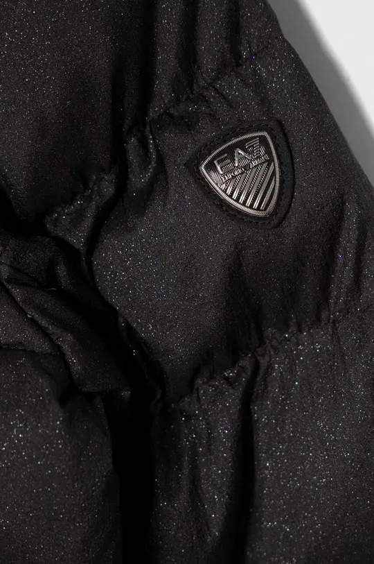 Детская куртка EA7 Emporio Armani Основной материал: 100% Полиамид Подкладка: 100% Полиамид Наполнитель: 100% Полиэстер