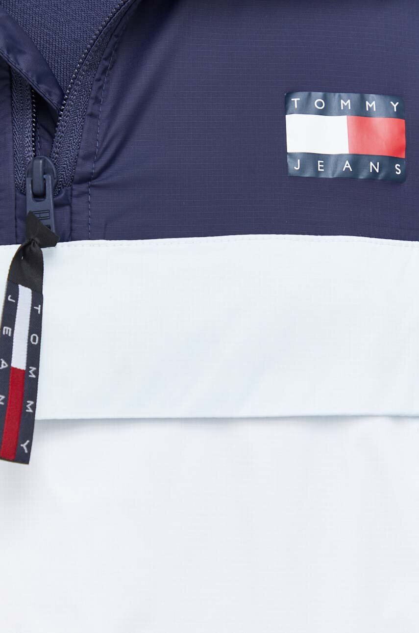 Куртка Tommy Jeans чоловіча колір синій перехідна | ANSWEAR.ua