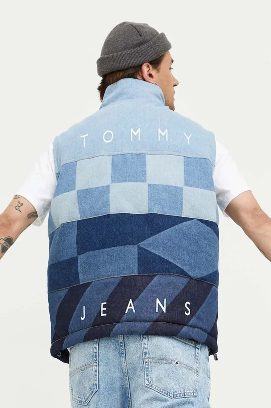 Αμάνικο μπουφάν Tommy Jeans  Κύριο υλικό: 100% Ανακυκλωμένο βαμβάκι Φόδρα: 65% Πολυεστέρας, 35% Βαμβάκι Ένθετο: 100% Πολυεστέρας
