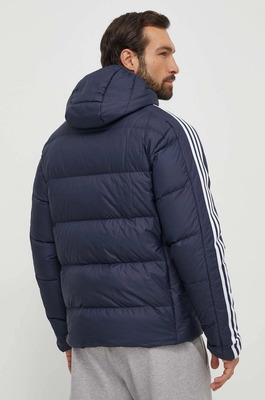 adidas kurtka puchowa Materiał zasadniczy: 100 % Poliester z recyklingu, Podszewka: 100 % Poliester z recyklingu, Wypełnienie: 80 % Puch kaczy, 20 % Pierze, Podszycie: 100 % Poliester z recyklingu