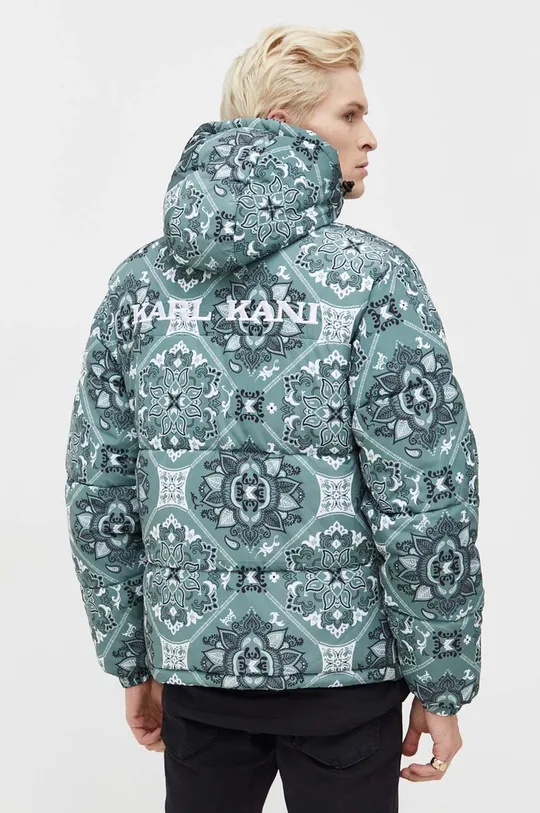 Куртка Karl Kani Основной материал: 100% Вторичный полиэстер Подкладка: 100% Полиэстер Наполнитель: 100% Полиэстер