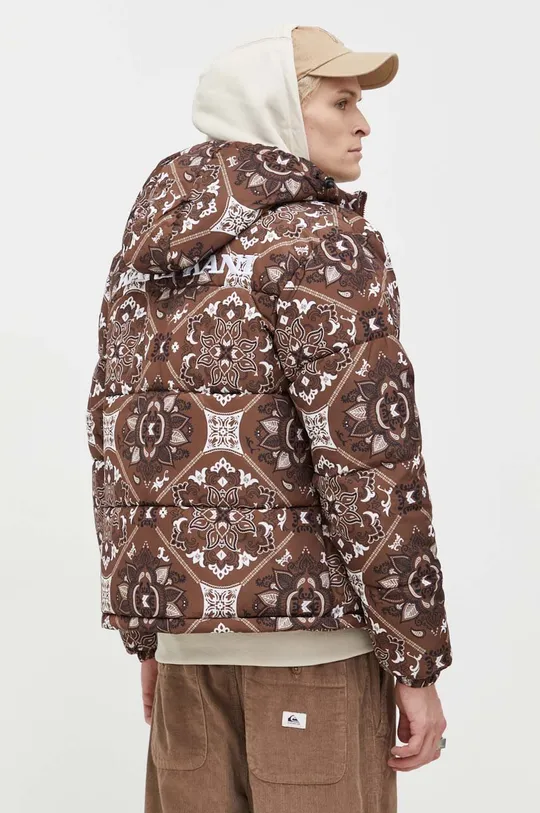 Куртка Karl Kani Основной материал: 100% Переработанный полиэстер Подкладка: 100% Полиэстер Наполнитель: 100% Полиэстер