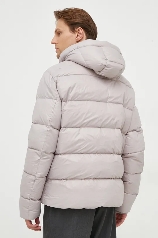 Пуховая куртка Lacoste Основной материал: 100% Полиамид Подкладка: 100% Полиэстер Наполнитель: 90% Пух, 10% Перья