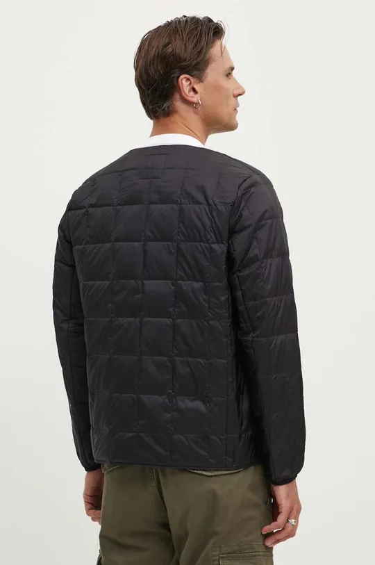Пуховая куртка Gramicci Inner Down Jacket Основной материал: 100% Нейлон Наполнитель: 95% Пух, 5% Перья Другие материалы: 100% Полиэстер