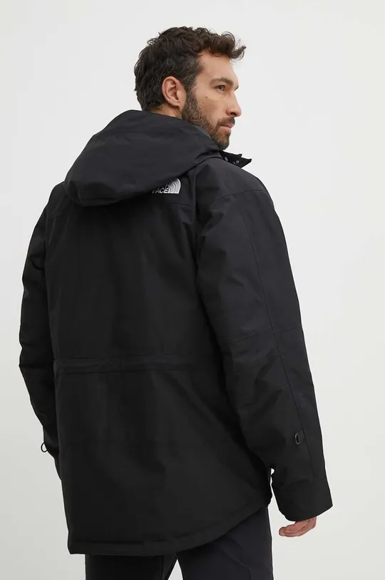 The North Face rövid kabát Gore - Tex Mountain Insulated Jacket Jelentős anyag: 100% poliészter Bélés: 100% poliészter Kitöltés: 50% poliészter,  40% Újrahasznosított kacsatoll,  10% Újrahasznosított toll