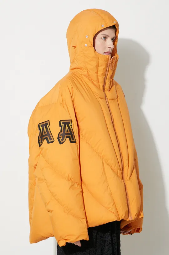Пуховая куртка A.A. Spectrum Goldan Jacket Основной материал: 100% Нейлон Подкладка: 100% Переработанный полиэстер Наполнитель: 100% Гусиный пух Вставки: 100% Кашемир