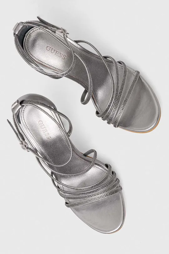 srebrny Guess sandały skórzane AXEN2