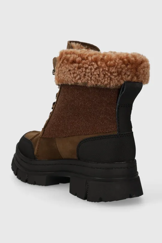 Παπούτσια UGG Ashton Addie Tipped Πάνω μέρος: Συνθετικό ύφασμα, Υφαντικό υλικό, Φυσικό δέρμα Εσωτερικό: Συνθετικό ύφασμα, Υφαντικό υλικό, Φυσικό δέρμα Σόλα: Συνθετικό ύφασμα