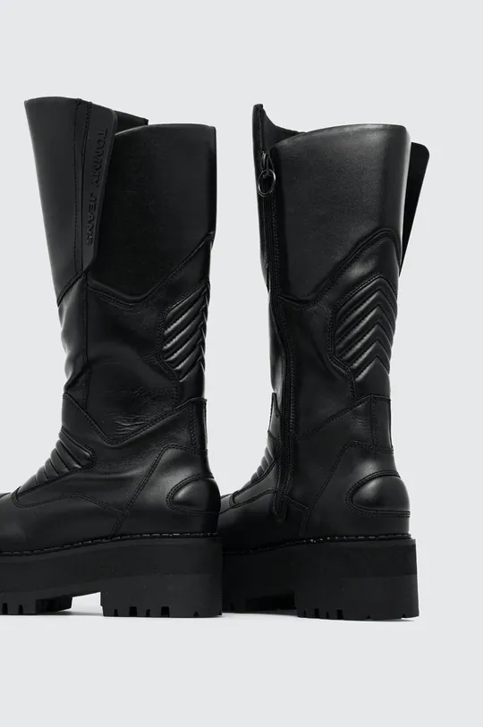 Elegantni škornji Tommy Jeans TJW LONG SHAFT BIKER BOOT Zunanjost: Sintetični material, Naravno usnje Notranjost: Tekstilni material Podplat: Sintetični material