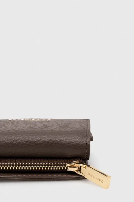коричневий Шкіряний гаманець Coccinelle