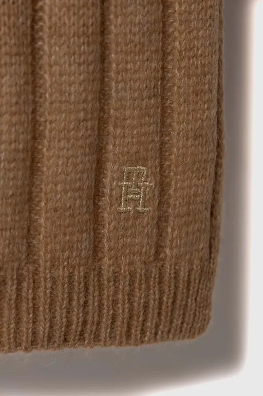 Kratki šal s primjesom vune Tommy Hilfiger smeđa