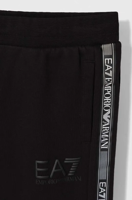 EA7 Emporio Armani spodnie dresowe dziecięce Materiał zasadniczy: 88 % Bawełna, 12 % Poliester, Ściągacz: 96 % Bawełna, 4 % Elastan
