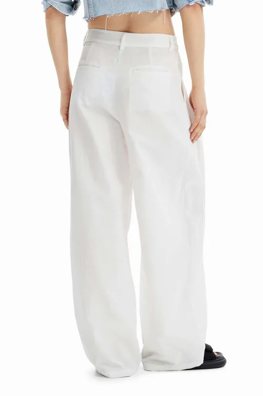 Παντελόνι με λινό μείγμα Desigual λευκό