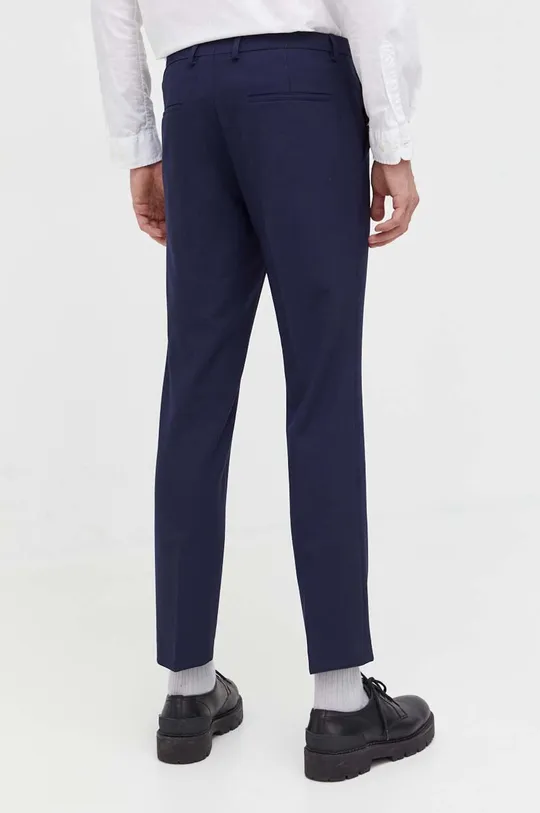Шерстяные брюки HUGO Основной материал: 60% Шерсть, 35% Полиэстер, 5% Эластан Подкладка кармана: 100% Хлопок