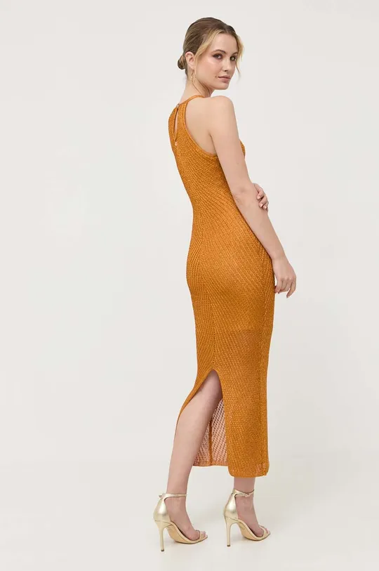 Платье Guess  Основной материал: 82% Вискоза, 18% Металлическое волокно Подкладка: 95% Полиэстер, 5% Спандекс