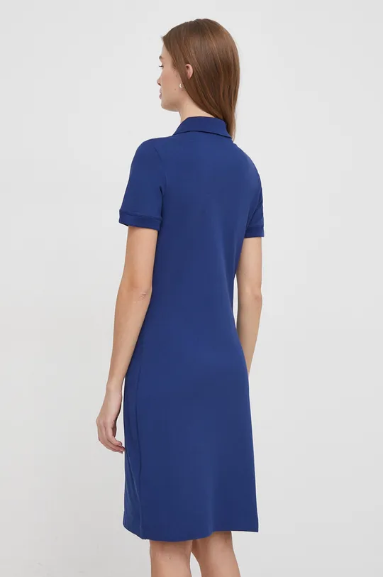 Платье Lacoste Основной материал: 94% Хлопок, 6% Эластан Резинка: 100% Хлопок