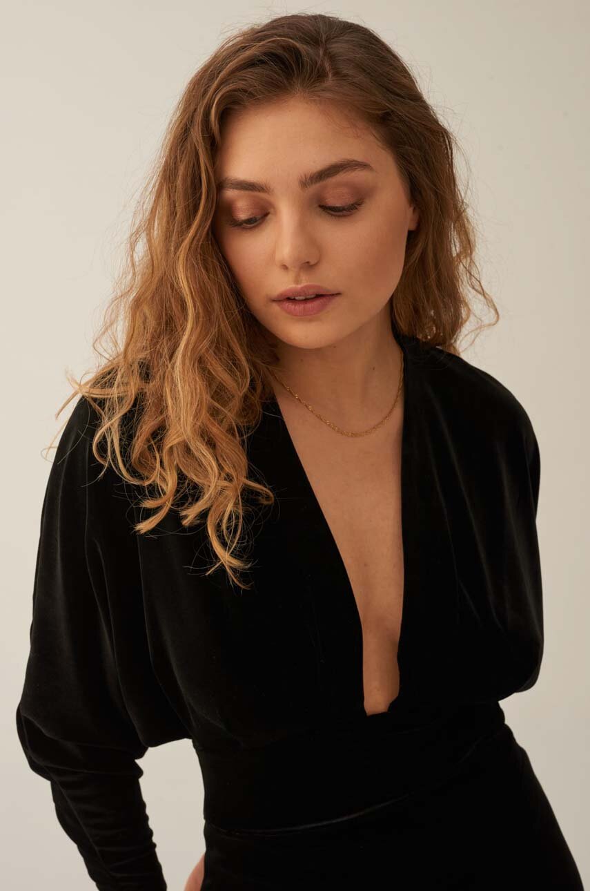 Undress Code sukienka 477 Date Night Midi Dress Black kolor czarny midi