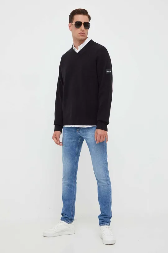 Calvin Klein sweter z domieszką wełny czarny