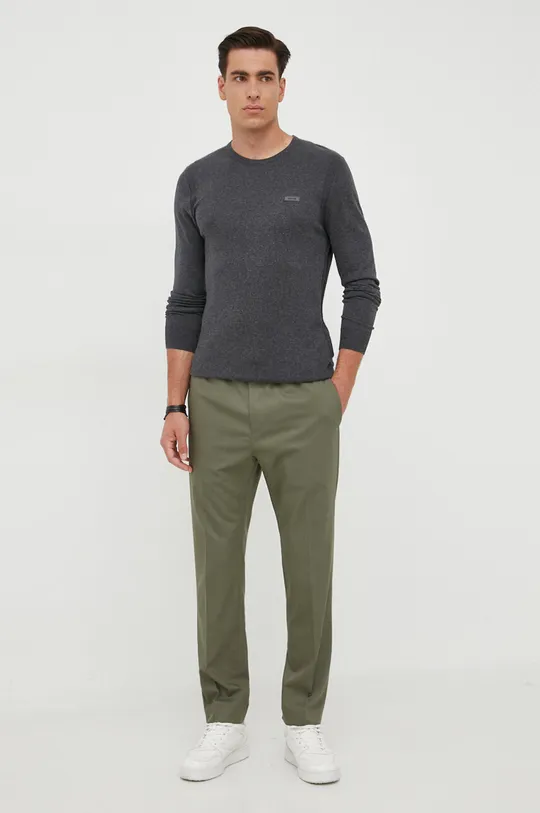 Ένα πουλόβερ σε μείγμα μεταξιού Calvin Klein γκρί