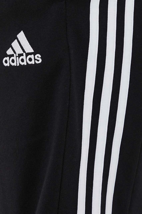 fekete adidas rövidnadrág