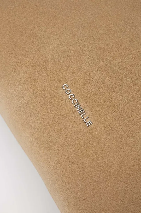 Semišová kabelka Coccinelle Základná látka: 100 % Semišová koža Úprava : 100 % Prírodná koža