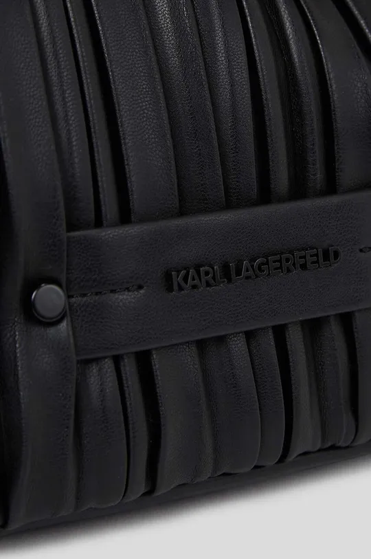 Τσάντα Karl Lagerfeld  Κύριο υλικό: 55% Ανακυκλωμένη πολυουρεθάνη, 45% Poliuretan Φόδρα: 100% Πολυεστέρας