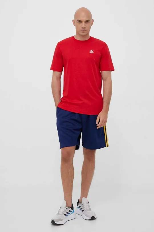Хлопковая футболка adidas Originals красный