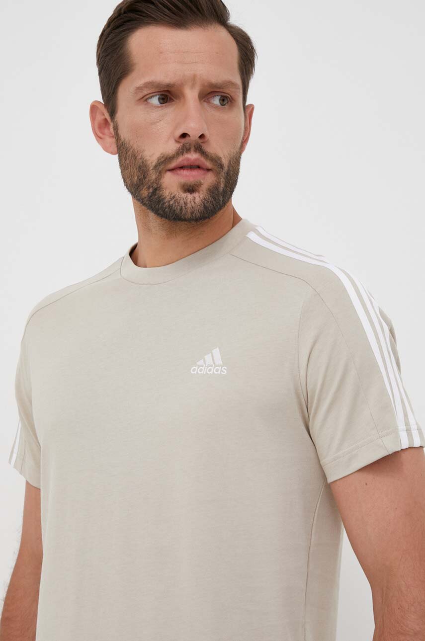 adidas tshirt bawełniany kolor beżowy z aplikacją