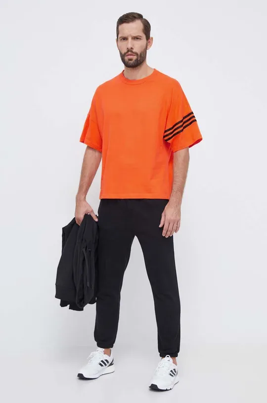 Bombažna kratka majica adidas Originals oranžna