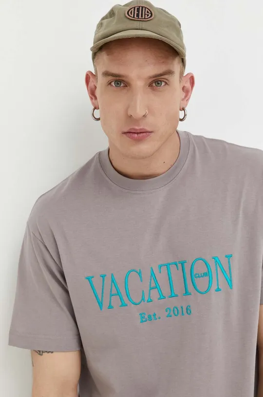 Βαμβακερό μπλουζάκι On Vacation Unisex