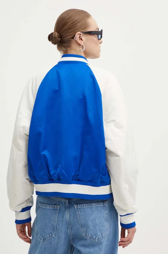 Куртка-бомбер Hugo Blue Основний матеріал: 100% Поліестер Підкладка: 100% Поліестер Наповнювач: 100% Поліестер Резинка: 95% Поліестер, 5% Бавовна