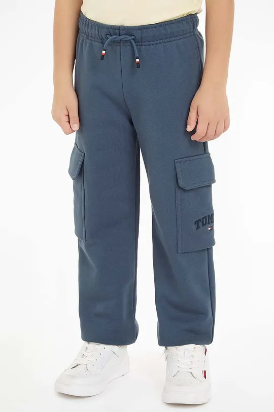 Детские хлопковые штаны Tommy Hilfiger VARSITY EMBR CARGO хлопок тёмно-синий KB0KB09120.9BYH.110.122