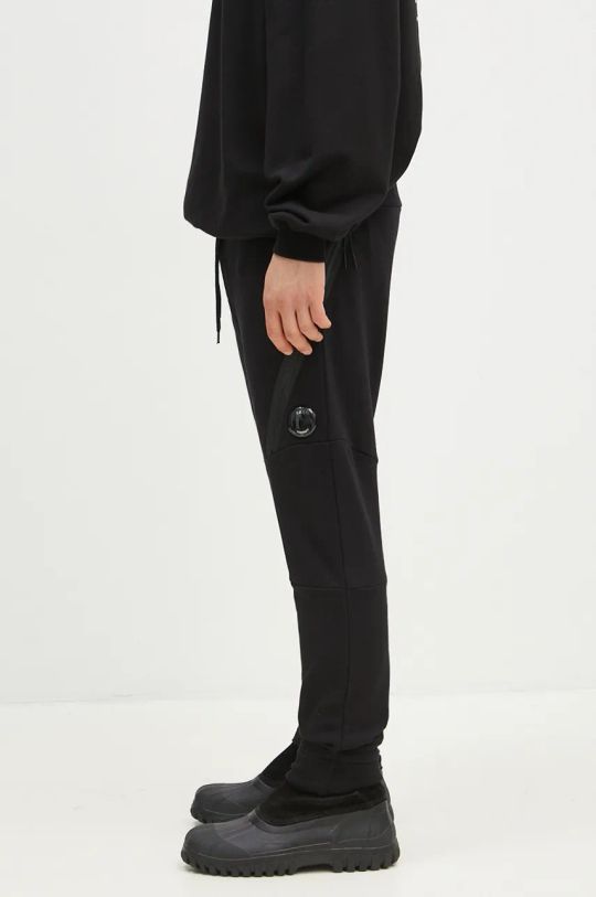 C.P. Company cotton joggers Diagonal Raised Fleece Lens Sweatpants 17CMSP084A005086W black AW24